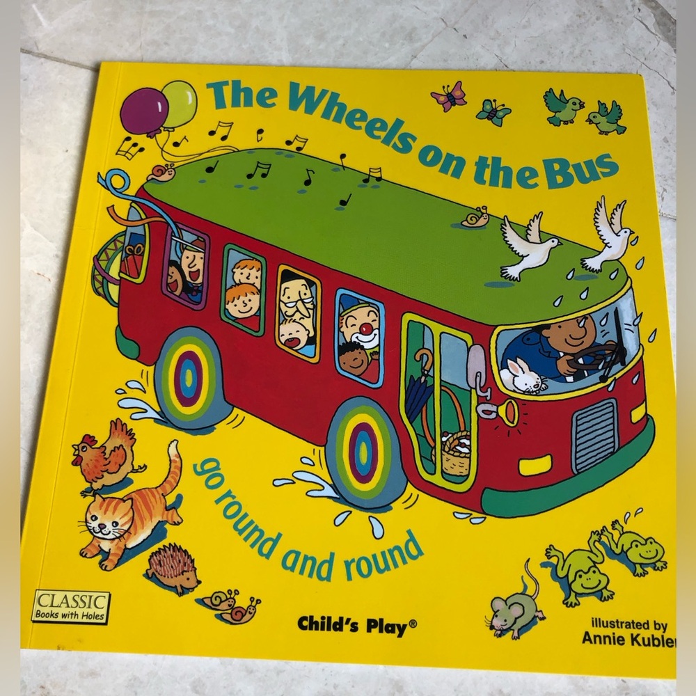 Bundle of Musical School Bus/ Figure JJ Toy with Matching Book - Picture 5 of 7